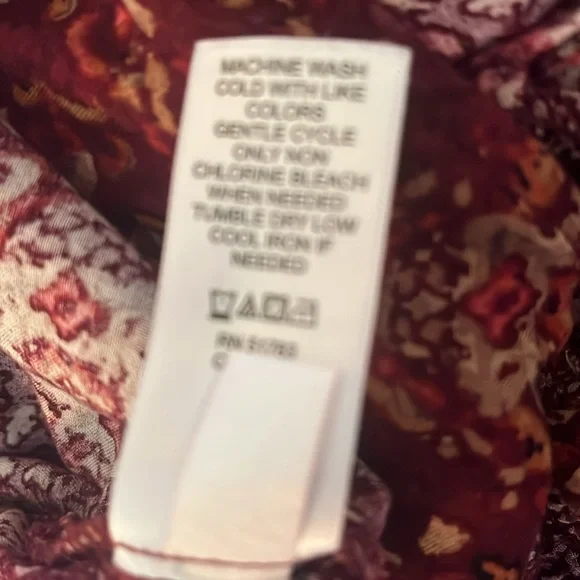 Burgundy Patterned Sleeveless Top - Picture 5 of 5